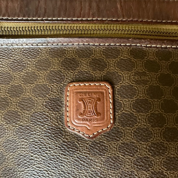 Celine Triomphe Vintage leather clutch bag
Good condition
Brown, Leather - Picture 5 of 14